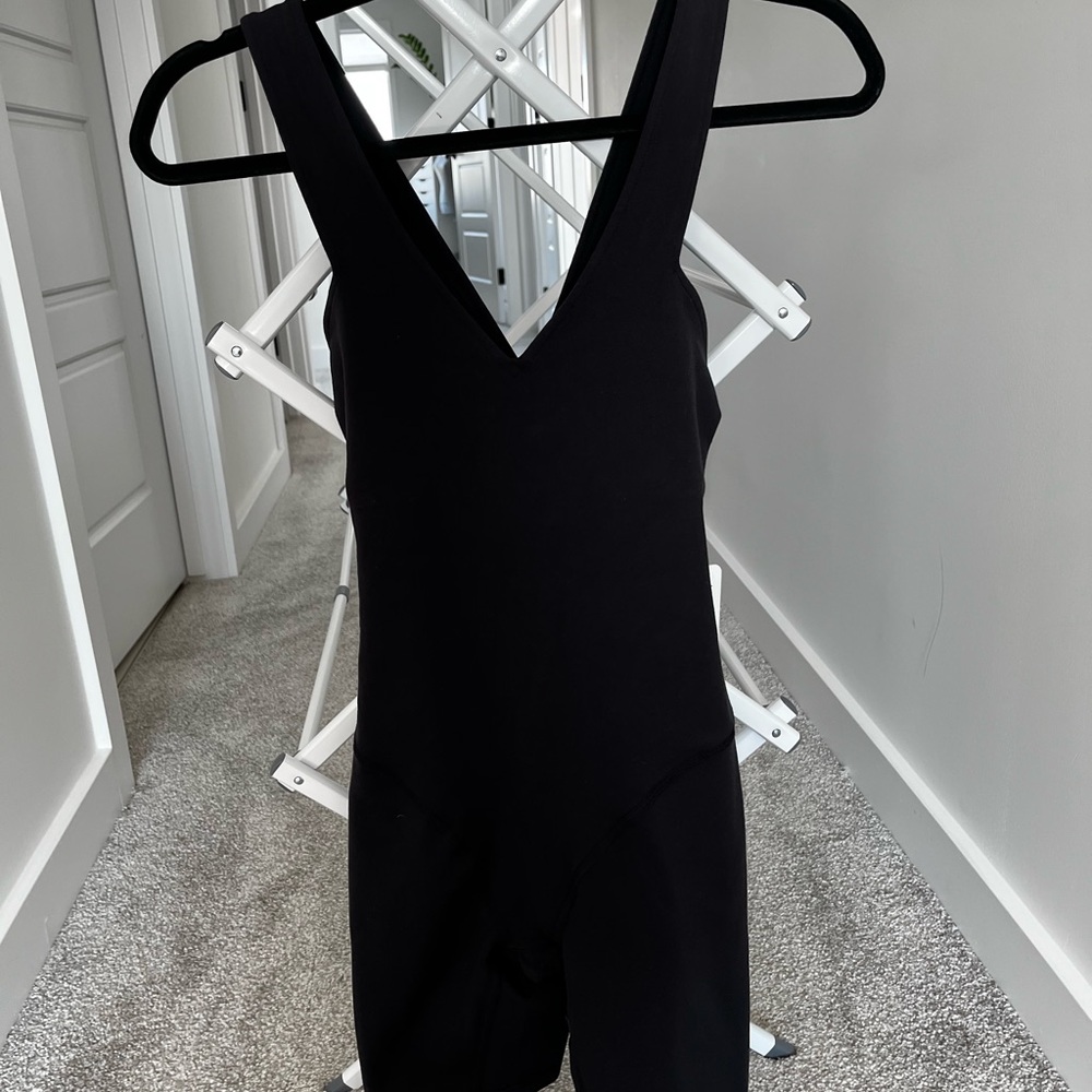 ALO Yoga Airbrush real onesie - Picture 6 of 8